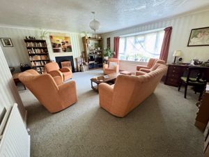 Lounge- click for photo gallery